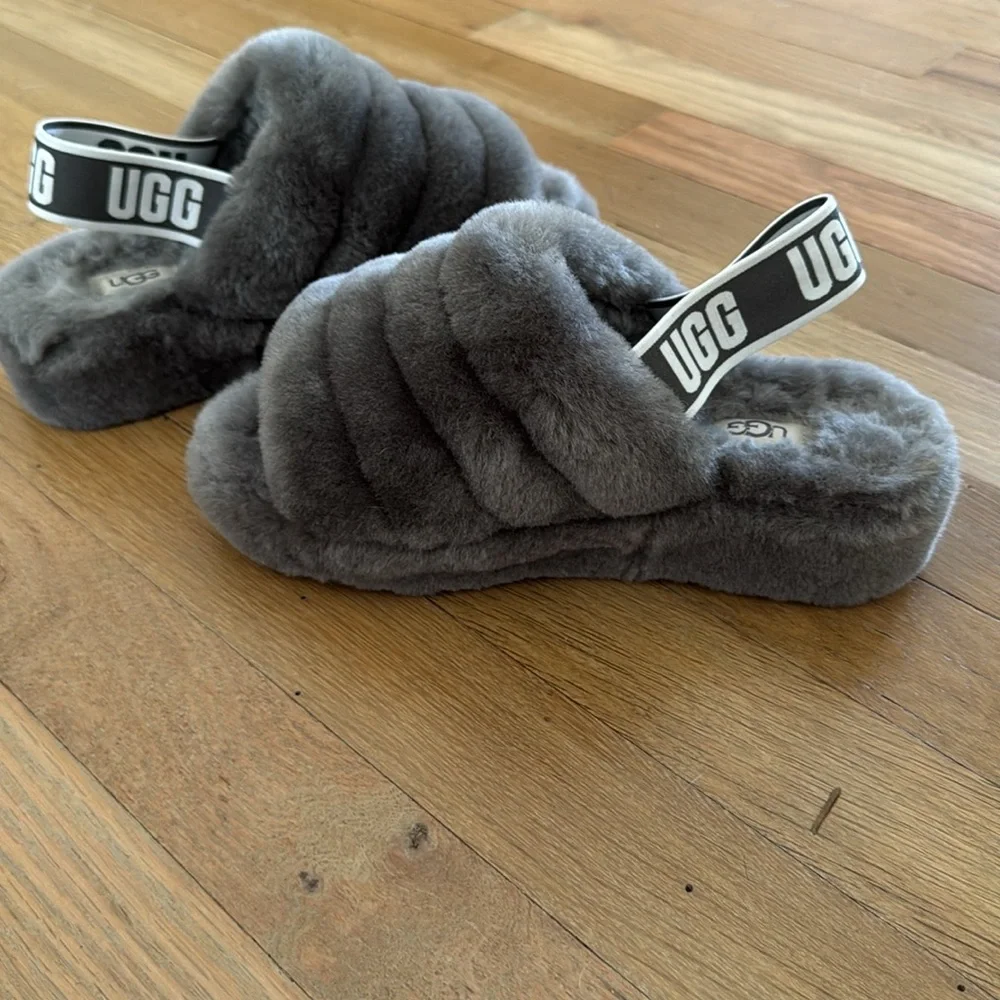 UGG Fluff Yeah Slide Gray- LIKE NEW - Picture 3 of 5